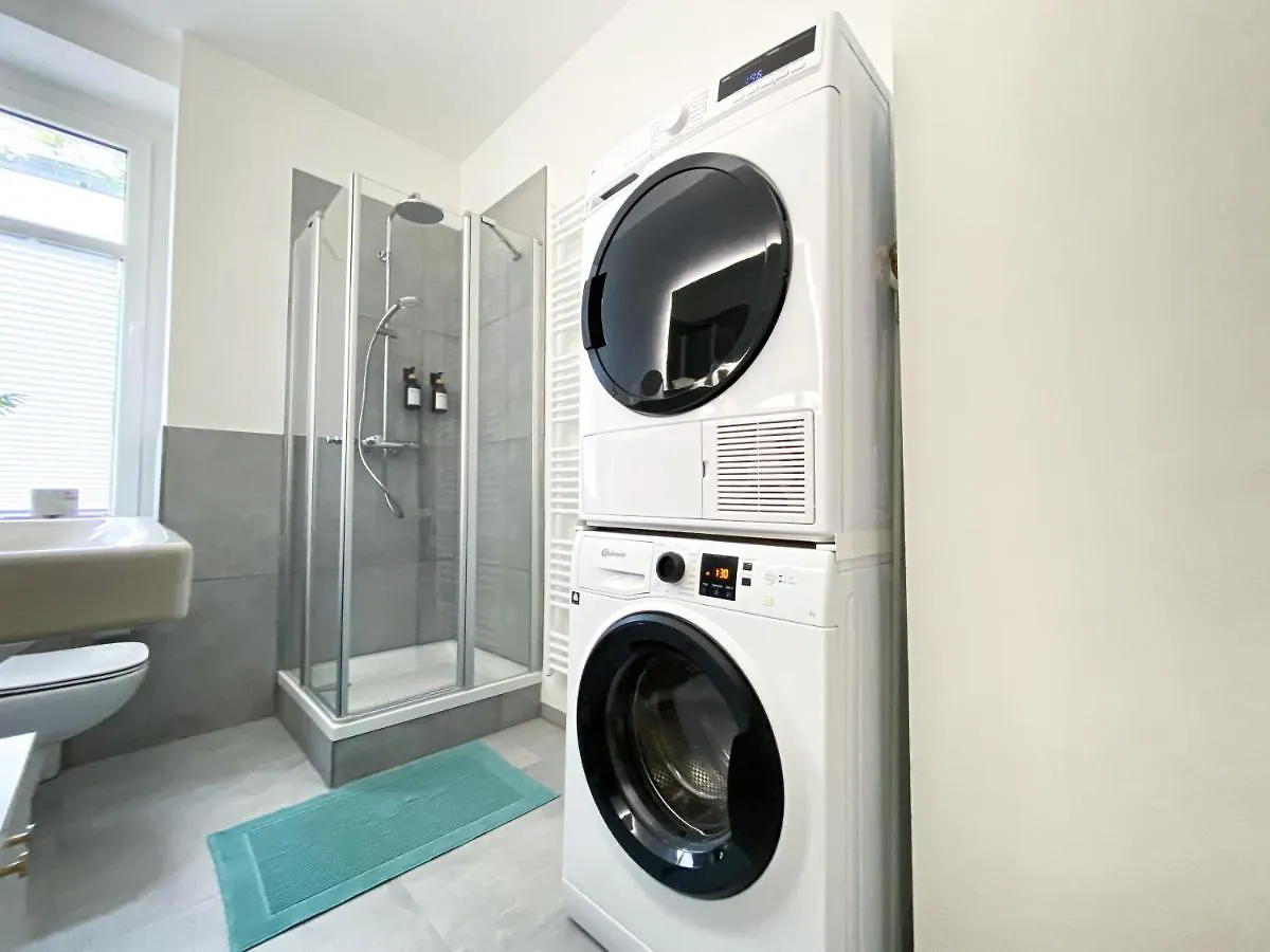 Freundliche Ferienwohnung Mit Regendusche, Kueche, Waschmaschine&Trockner, Tv, Wlan Leipzig Almanya