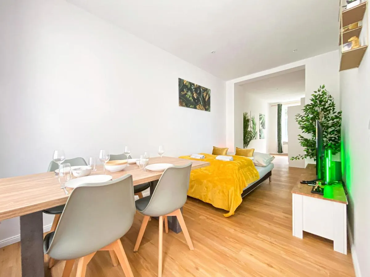 Freundliche Ferienwohnung Mit Regendusche, Kueche, Waschmaschine&Trockner, Tv, Wlan Leipzig Daire