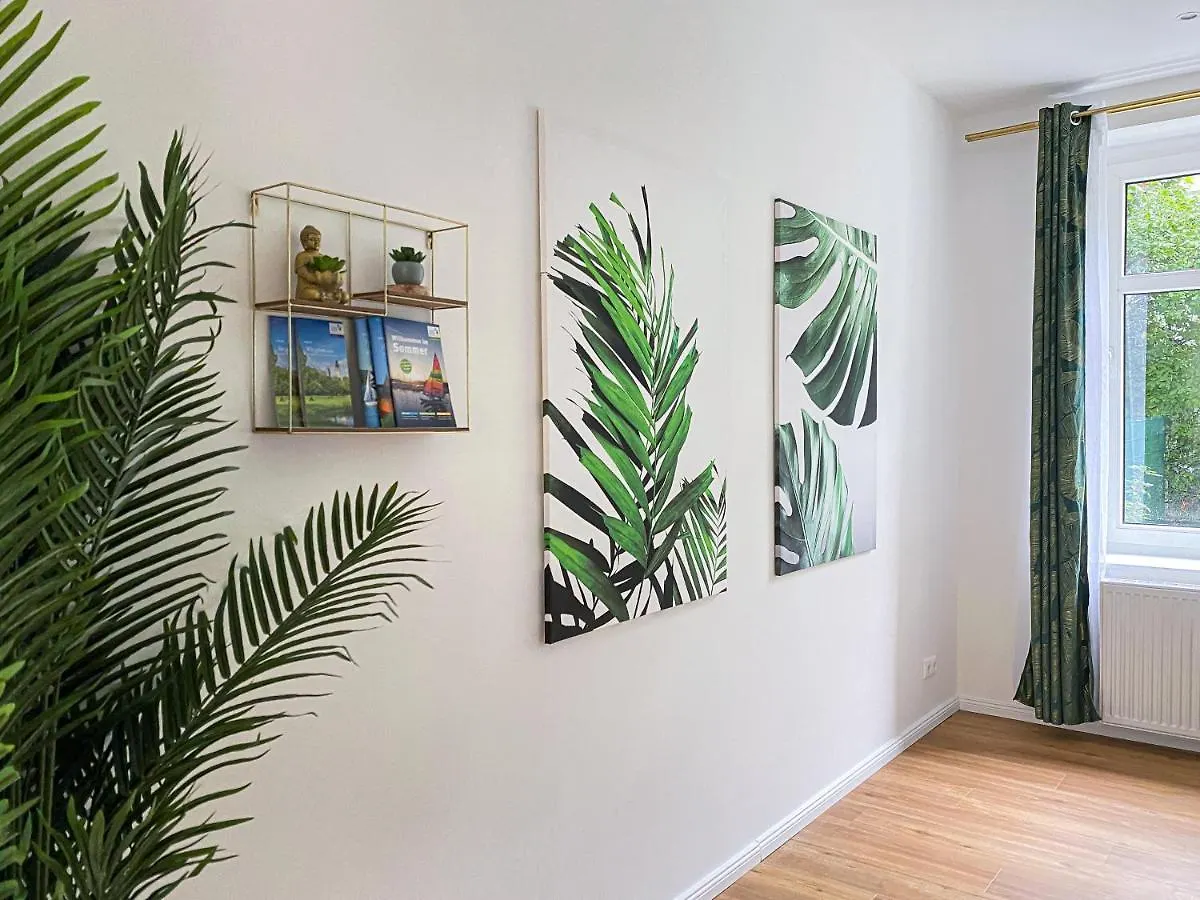 Freundliche Ferienwohnung Mit Regendusche, Kueche, Waschmaschine&Trockner, Tv, Wlan Leipzig
