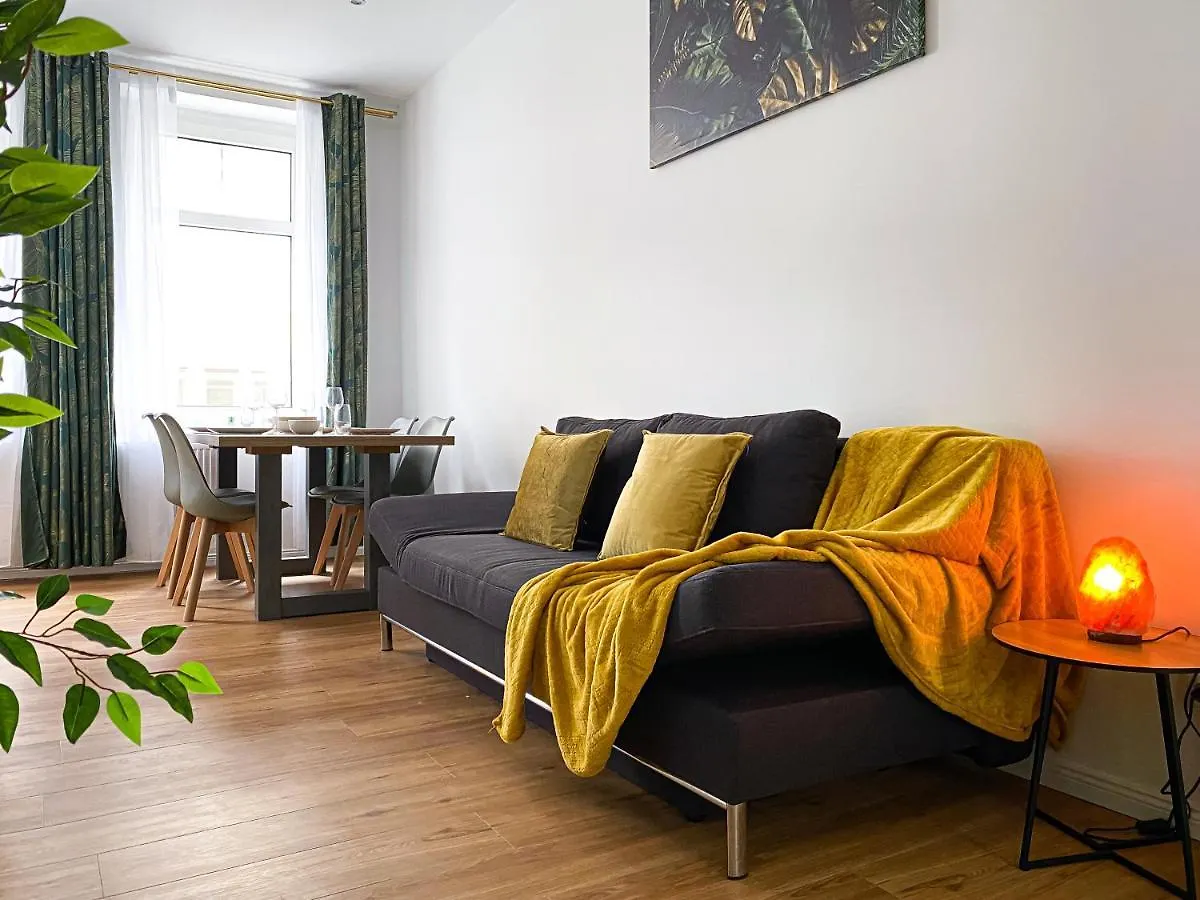 Freundliche Ferienwohnung Mit Regendusche, Kueche, Waschmaschine&Trockner, Tv, Wlan Leipzig Apartment