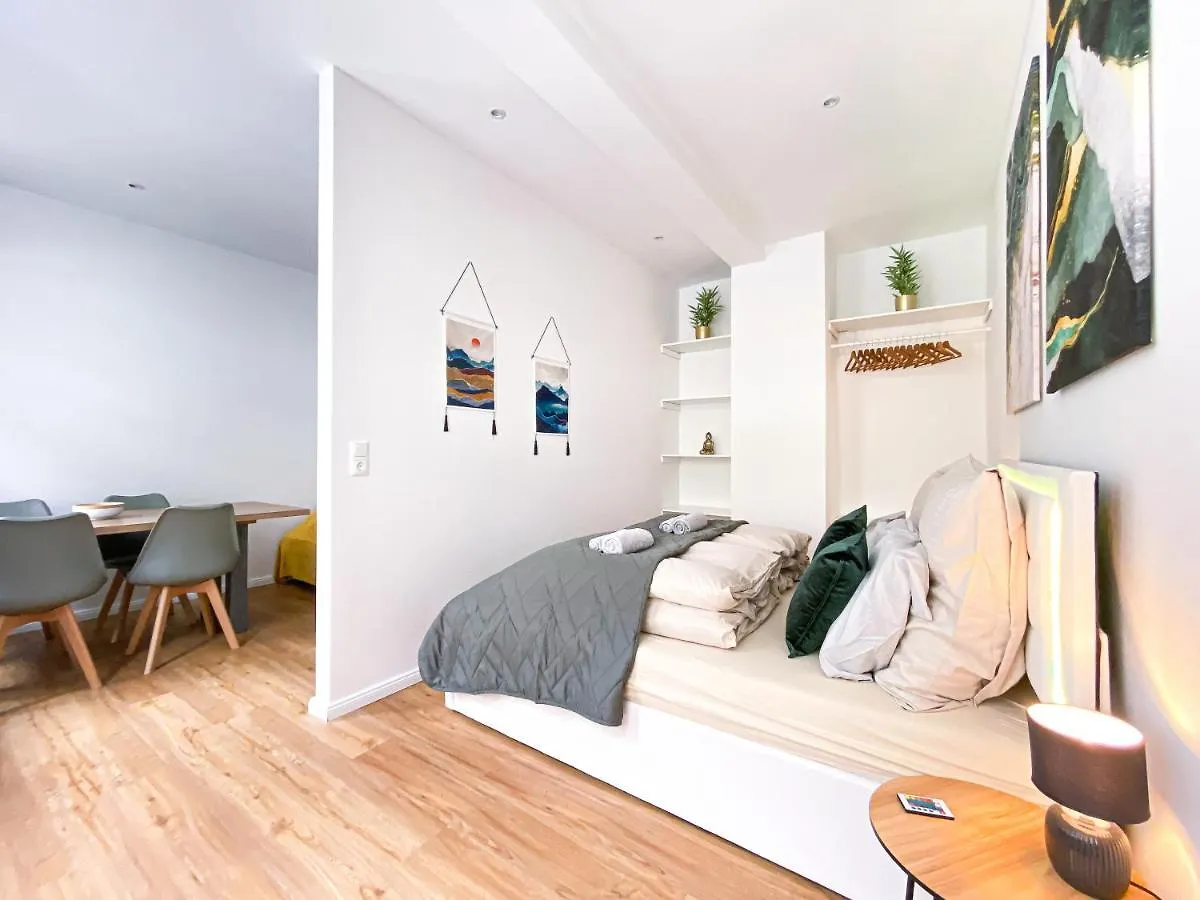 Freundliche Ferienwohnung Mit Regendusche, Kueche, Waschmaschine&Trockner, Tv, Wlan Leipzig