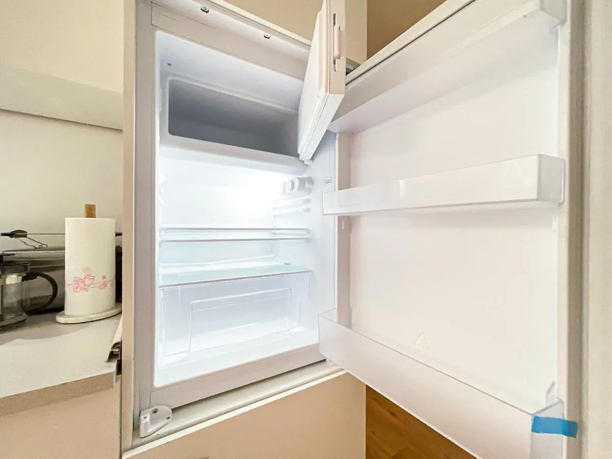 Apartment Freundliche Ferienwohnung Mit Regendusche, Kueche, Waschmaschine&Trockner, Tv, Wlan Leipzig Germany