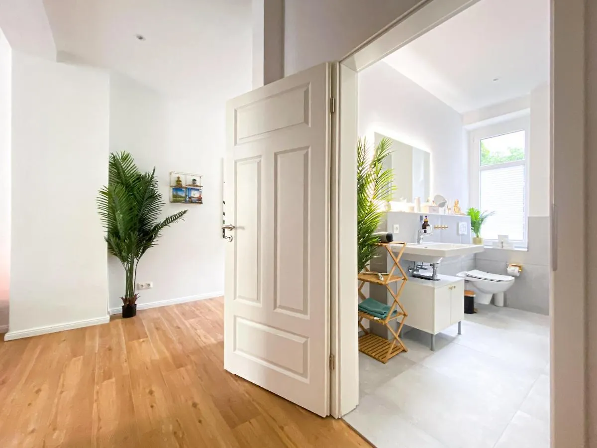Freundliche Ferienwohnung Mit Regendusche, Kueche, Waschmaschine&Trockner, Tv, Wlan Leipzig