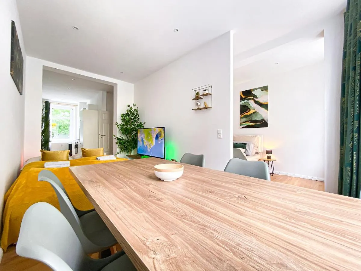 Apartment Freundliche Ferienwohnung Mit Regendusche, Kueche, Waschmaschine&Trockner, Tv, Wlan Leipzig Germany