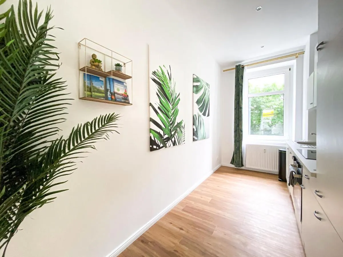Freundliche Ferienwohnung Mit Regendusche, Kueche, Waschmaschine&Trockner, Tv, Wlan Leipzig Apartment