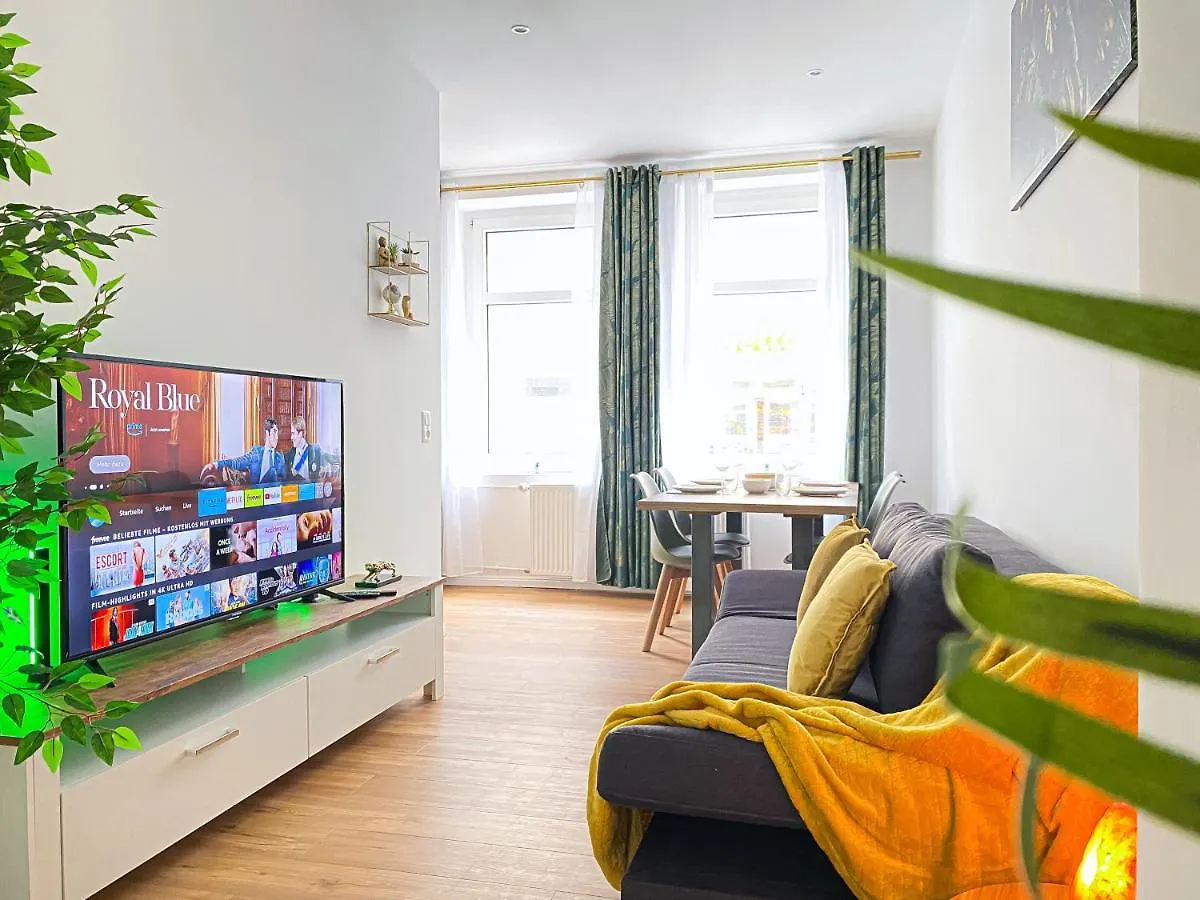 Freundliche Ferienwohnung Mit Regendusche, Kueche, Waschmaschine&Trockner, Tv, Wlan Leipzig 0*,  Germany
