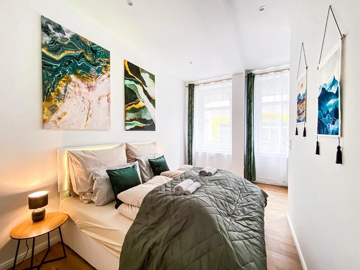 Apartment Freundliche Ferienwohnung Mit Regendusche, Kueche, Waschmaschine&Trockner, Tv, Wlan Leipzig